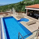 Lkl, Heated Private Pool, Secluded And With A Great View Kaštela