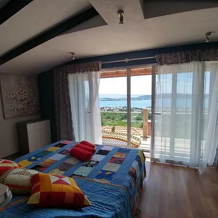 Villa Lkl, Heated Private Pool, Secluded And With A Great View *