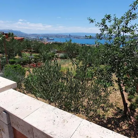 Lkl, Heated Private Pool, Secluded And With A Great View Kaštela