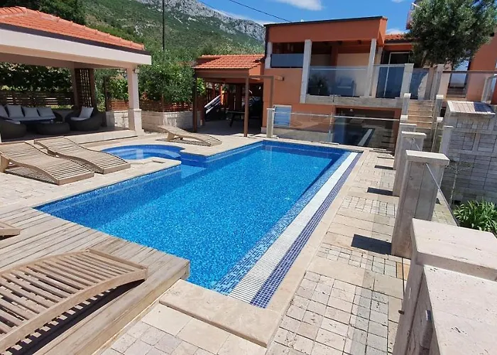 Lkl, Heated Private Pool, Secluded And With A Great View Kaštela