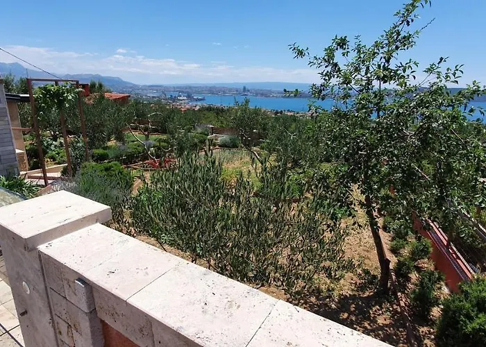 Lkl, Heated Private Pool, Secluded And With A Great View Kaštela