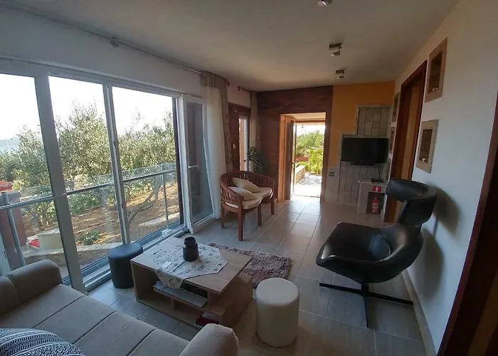 Lkl, Heated Private Pool, Secluded And With A Great View Kaštela